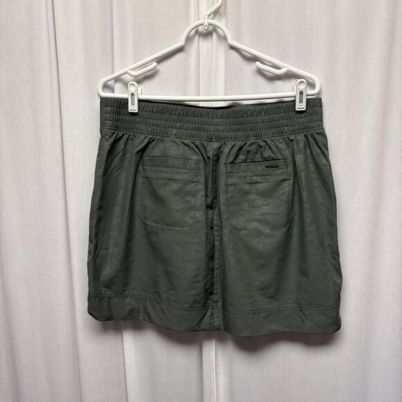 Orvis Green Skort Womens Sz Medium Built-In Shorts Lightweight Comfy Activewear - Picture 2 of 9